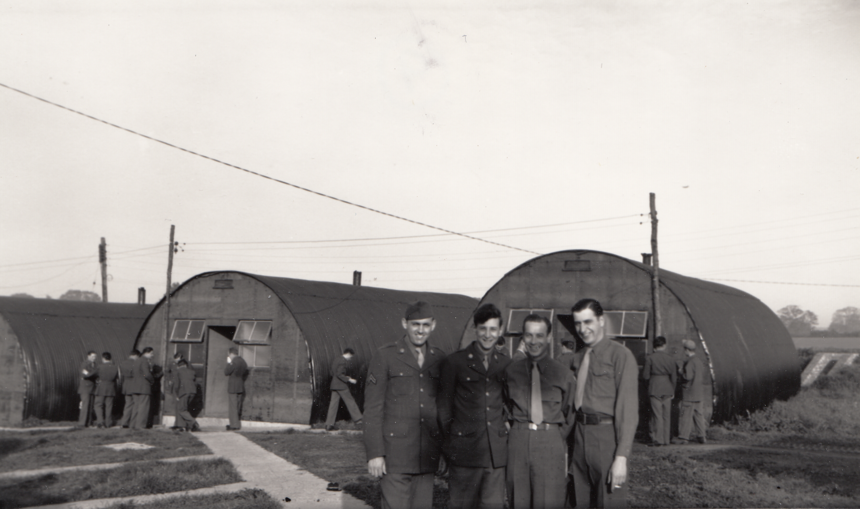 Life on base © AAM – UPL 18352