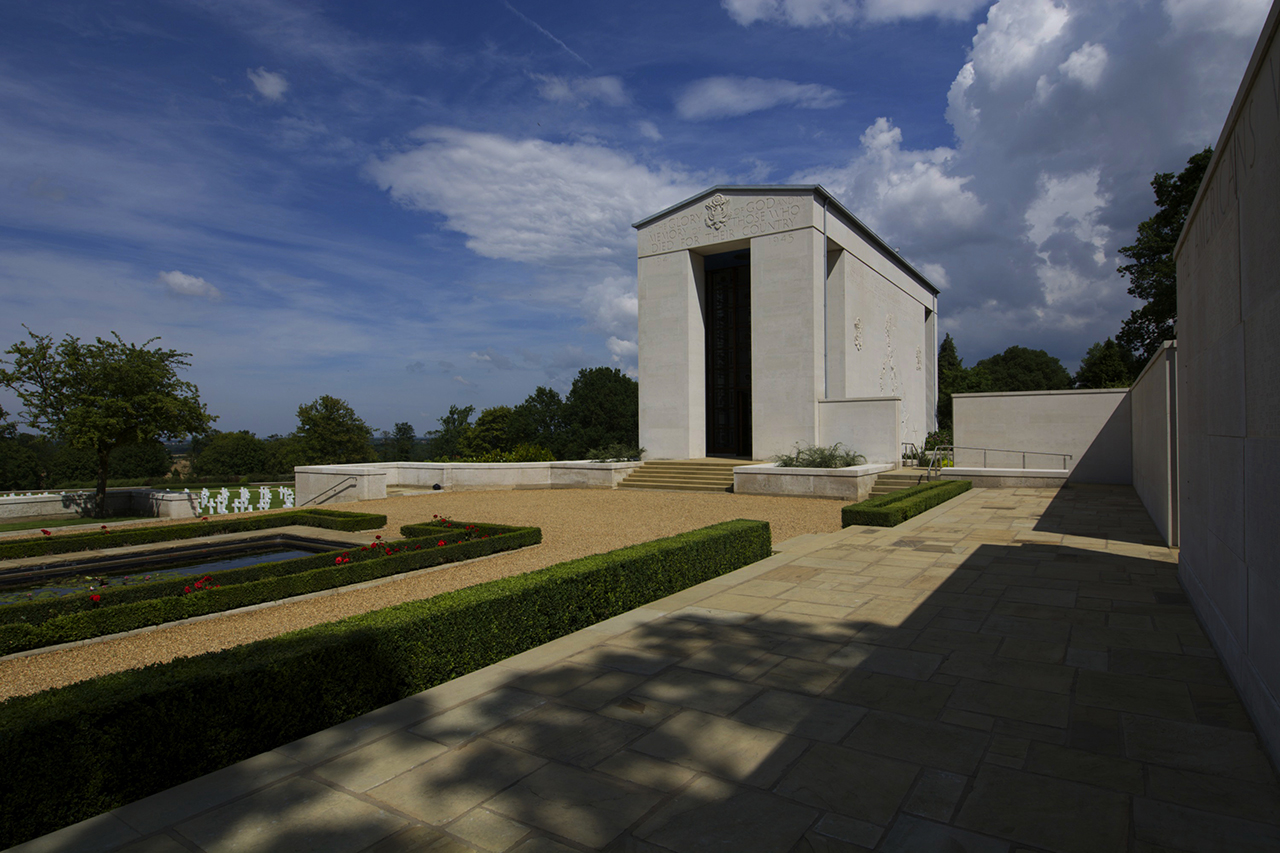 Reflecting pool, chapel & memorial wall © C Jonees